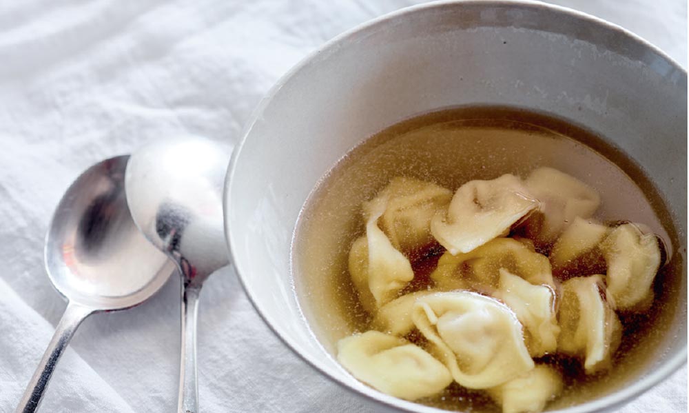 Cappelletti in Brodo